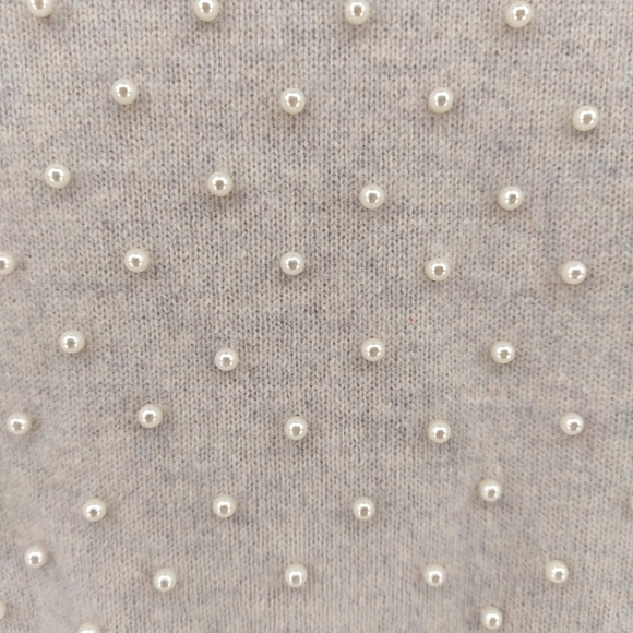 Saks Fifth Avenue Cashmere Gray Sweater with Pearl Detail - Picture 2 of 5